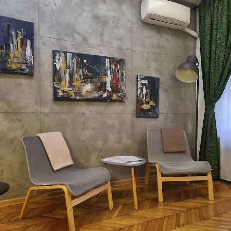 Urban Studio In City Center 베오그라드 외부 사진